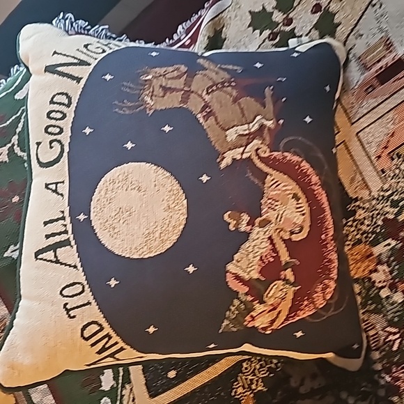 Pillow/Throw - Picture 4 of 4